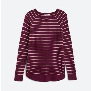 Pink clover dark purple pull over